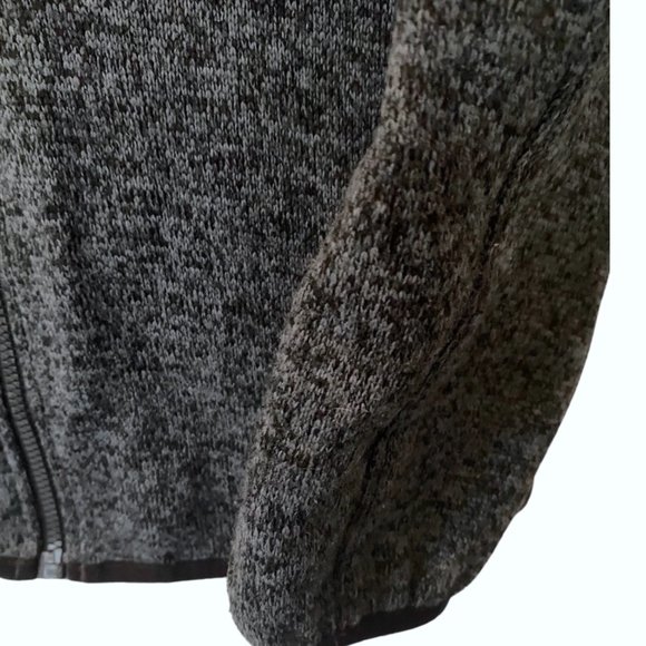 Under Armour Winter Jacket | Black & Grey Puffer Jacket - Picture 8 of 10